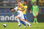 ميسي يتهم البرازيل بالتحكم في الـ«كونميبول»