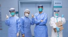 فريق طبي يتعافى تماماً من “كورونا” بالصين (صورة)