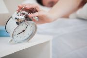 دراسة: مواعيد النوم غير المنتظمة تسبب زيادة الوزن وأمراض السكري والضغط
