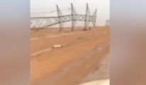 بالفيديو.. العاصفة المدارية تتسبب في سقوط أبراج كهرباء بحفر الباطن