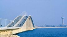 مصدر بحريني: القادمون عبر جسر الملك فهد لا يشملهم قرار الإلزام بفحص “كورونا”