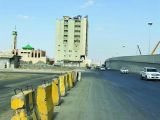 صور.. إيقاف أعمال إزالة برج بحي النوارية على طريق مكة- المدينة بسبب طريقة الهدم