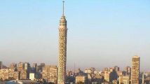 شاب مصري يغافل صديقه وينتحـر من أعلى برج القاهرة