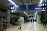 شاهد عيان يكشف اللحظات الأخيرة في حياة الضحية السوري بمطار أبها