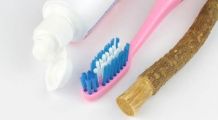 المسواك يمثل الخيارالأفضل لتنظيف الأسنان اليومي.. وهذه فوائده