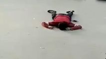فيديو يوثق لحظة وفاة مقيم هندي في أحد شوارع الكويت