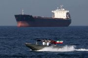 اليابان تطالب إيران بـ«دور بنّاء» وتحذر من «تهديد» بعد استهداف سفن الشحن