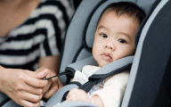 “المرور” تجدد تحذيرها من وضع الأطفال بالمقعد الأمامي في المركبة