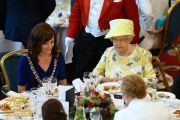 لماذا يصعب وضع” السم” في طعام الملكة إليزابيث ؟