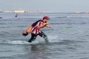 فيديو يوثق لحظات «بطولية» لشاب وشقيقته ينقذان طفلًا ووالده من الغرق بجازان