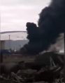 شاهد.. كارثة بيئية بروسيا بسبب انهيار خزان وقود عملاق.. و”بوتين” يعلن الطوارئ